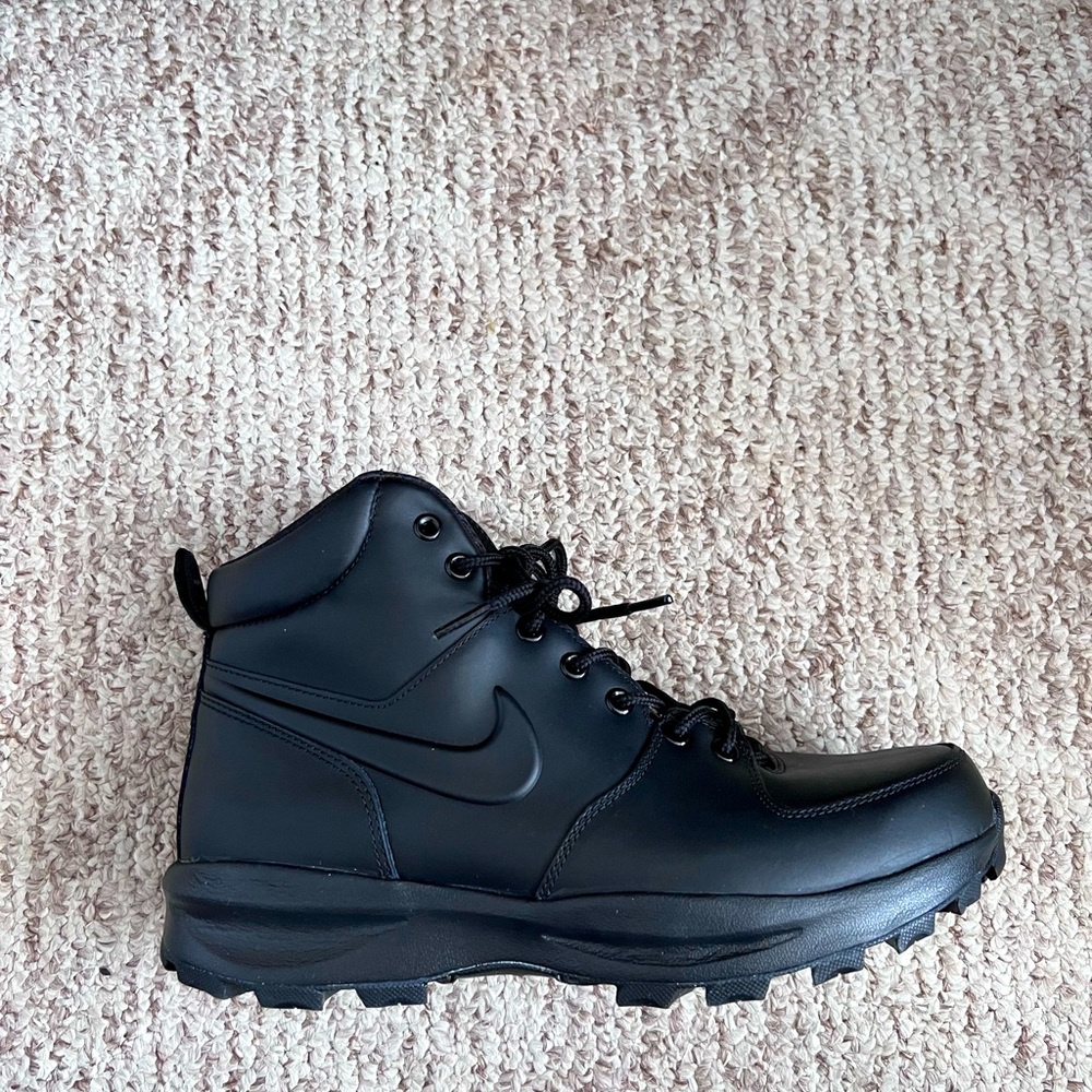 Men’s Nike winter sneaker boots